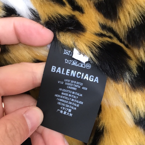 Balenciaga demin jacket with animal print fur - Picture 5 of 8